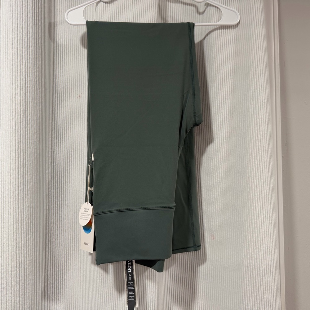 Vuori Forest Green Activewear